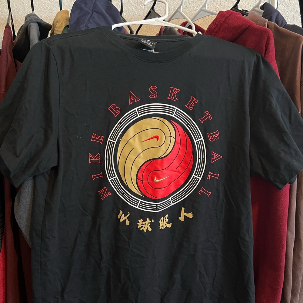 Nike basketball Tee